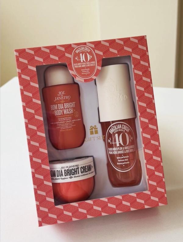 Dupe Kit Corporal En Caja Sol De Janeiro