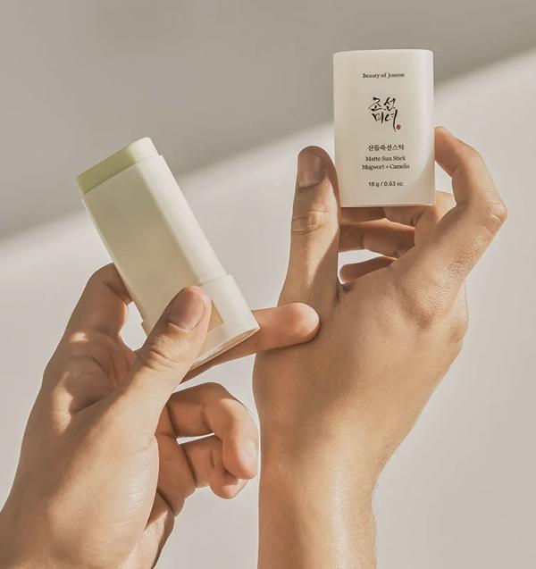 Bloqueador Matte Sun Stick Mugwort + Camelia