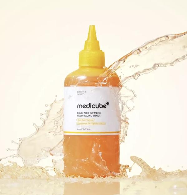 Tónico Renovador De Acido Kójico Y Cúrcuma Medicube 250ml