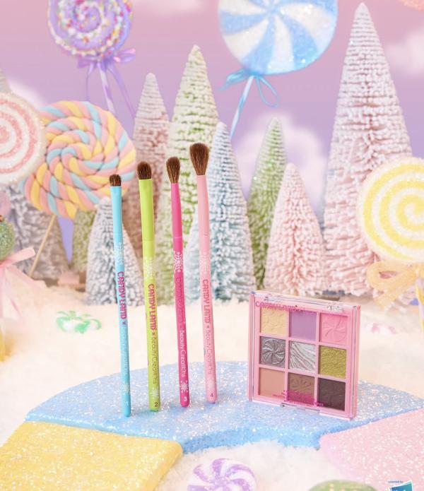 Set De 4 Brochas Para Ojos + Paleta De Sombras Candy Land